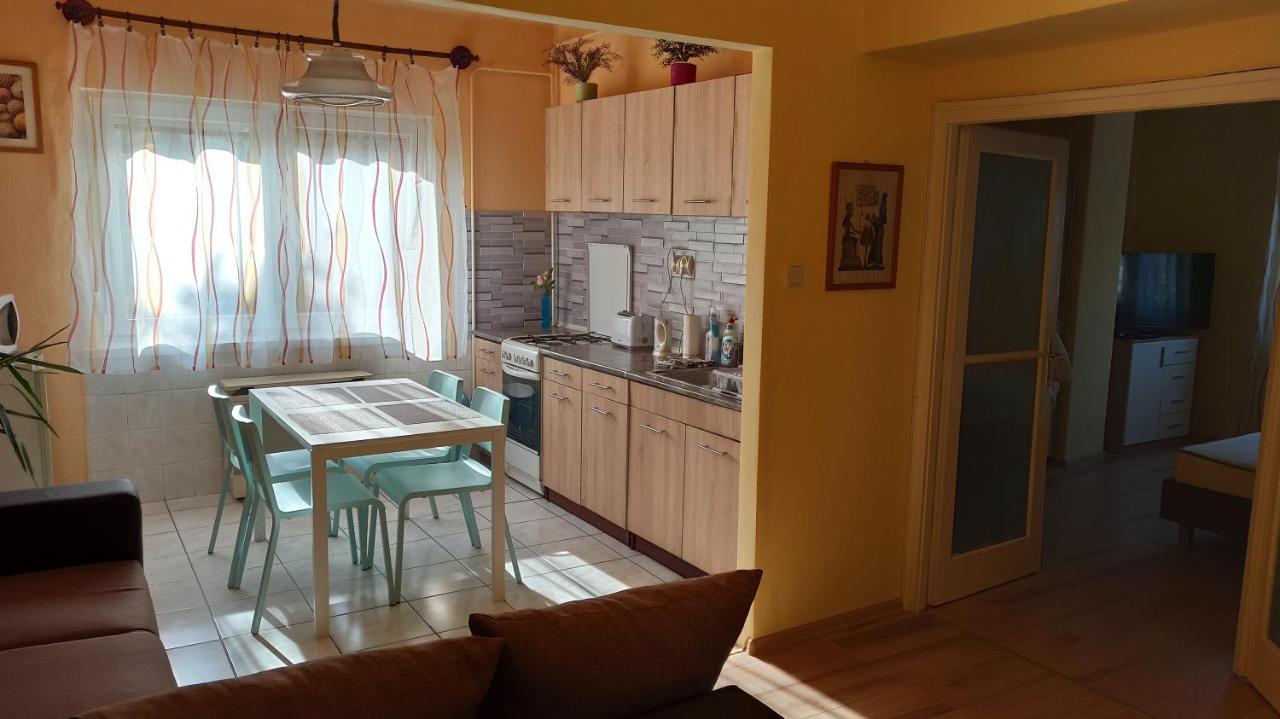 Centrum 2 Apartman سولنوك المظهر الخارجي الصورة